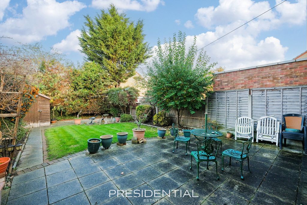 Property photo 2 of 12