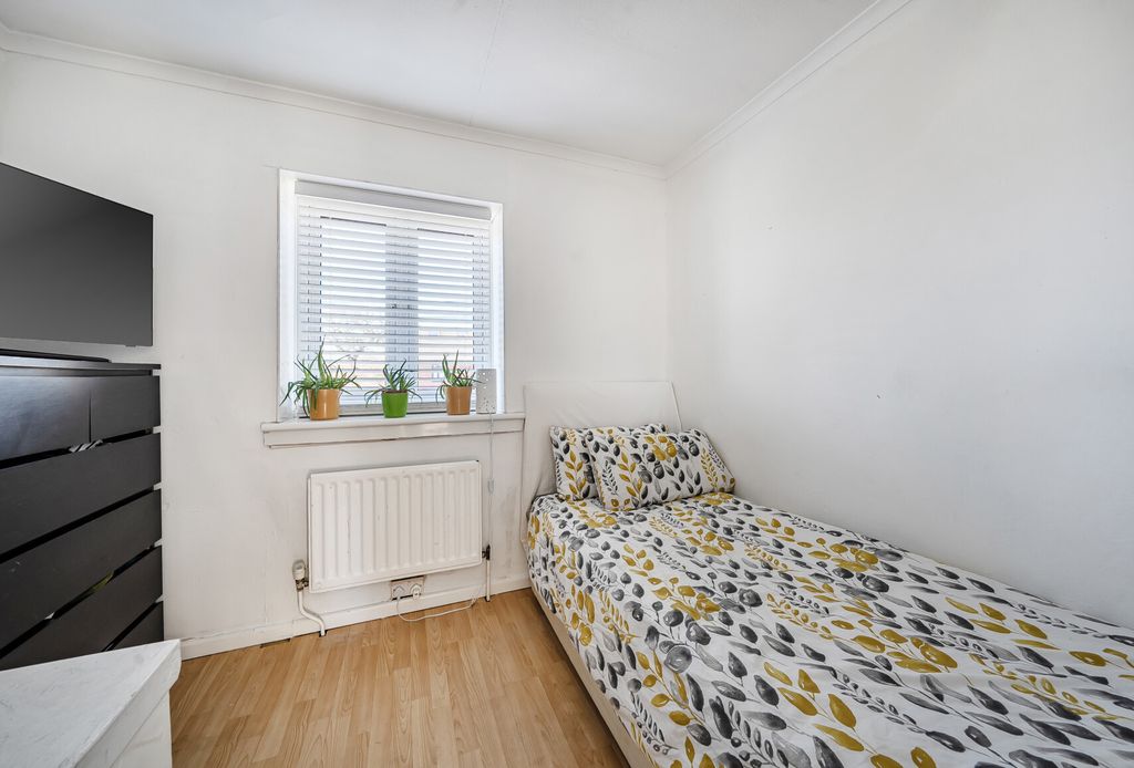 Property photo 2 of 13 1430796-2-69bae6E...