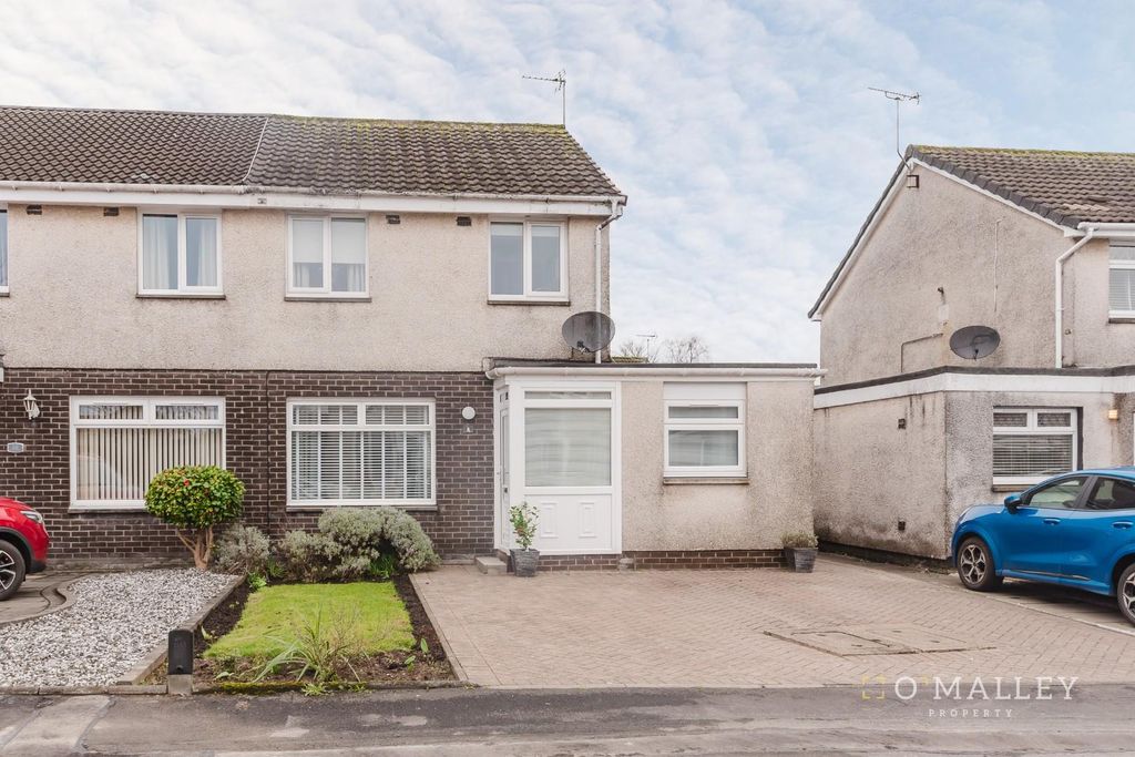 Property photo 1 of 17 Front External