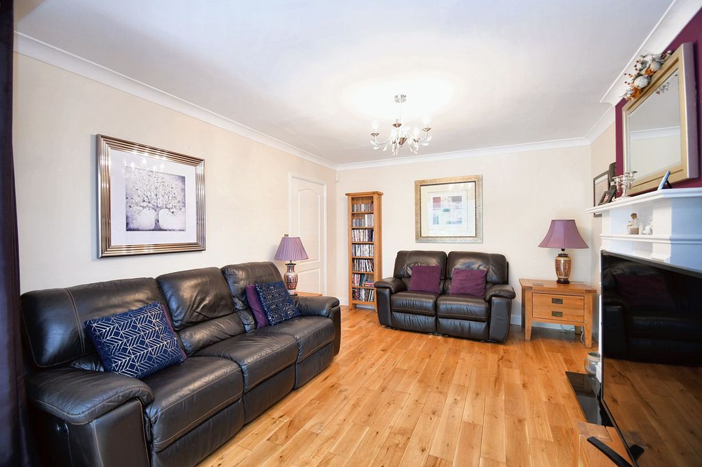 Property photo 2 of 26