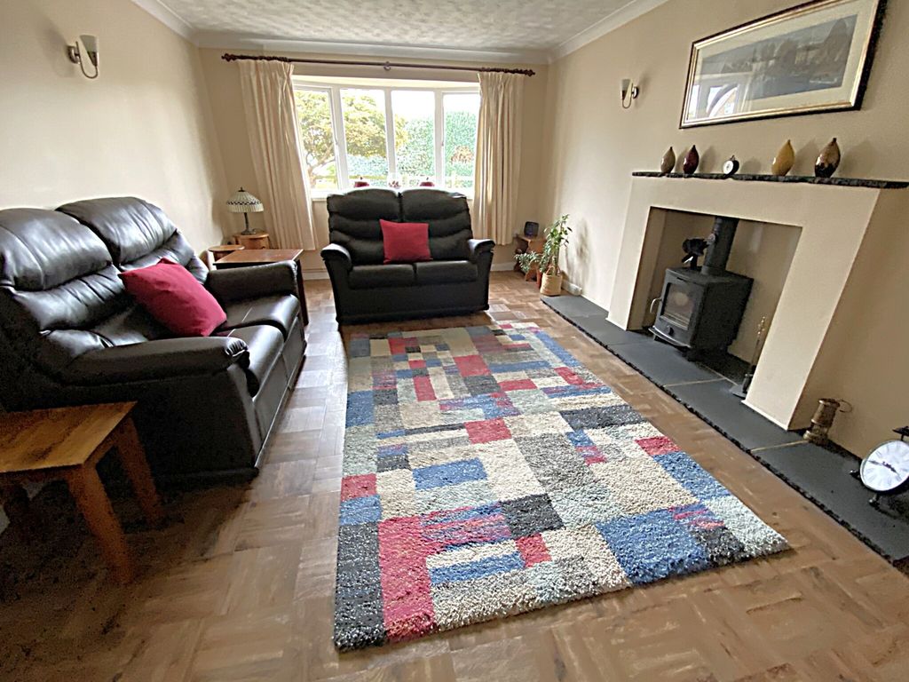 Property photo 3 of 31