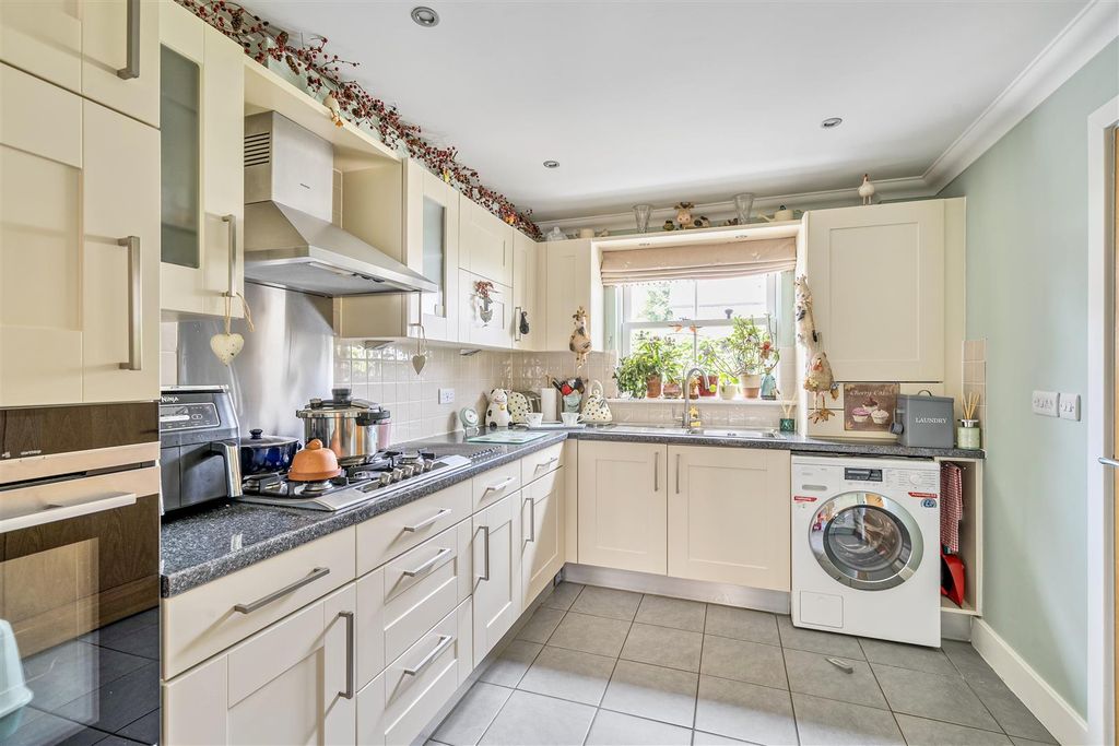 Property photo 3 of 16 1314296-16-685d3B08Be92d.Jpg