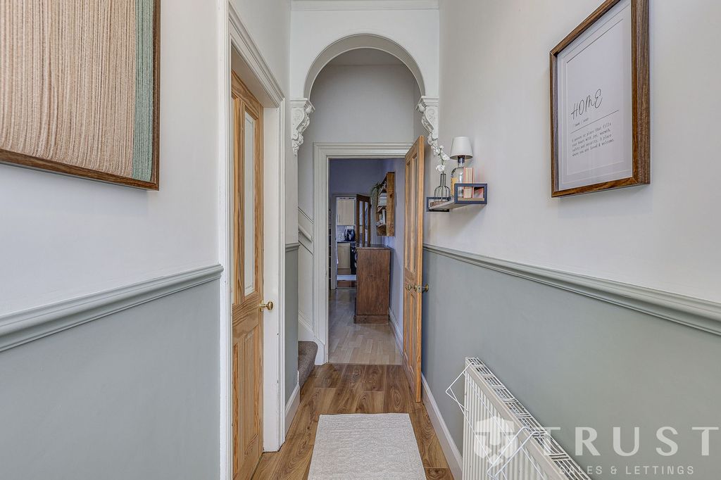 Property photo 2 of 36