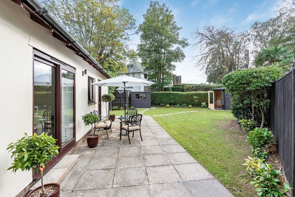 Property photo 2 of 18