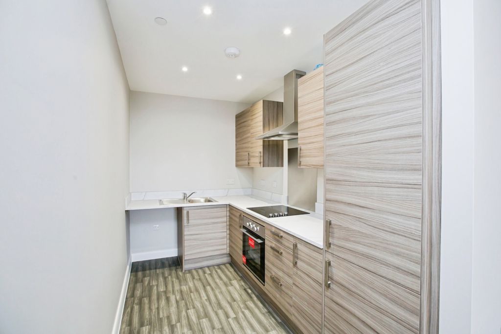 Property photo 3 of 19 Pbox-Img.Jpg
