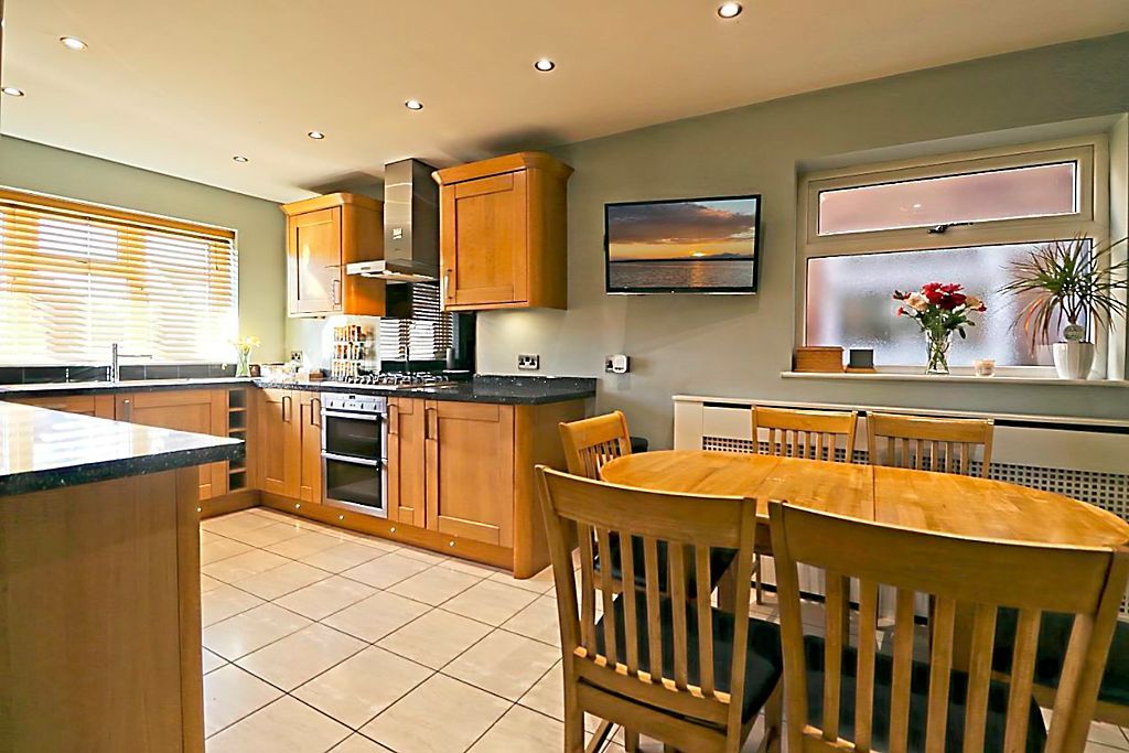 Property photo 2 of 21 Kitchen / Breakfast Room