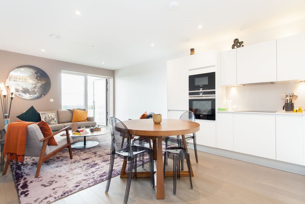 Property photo 2 of 14 Kitchen