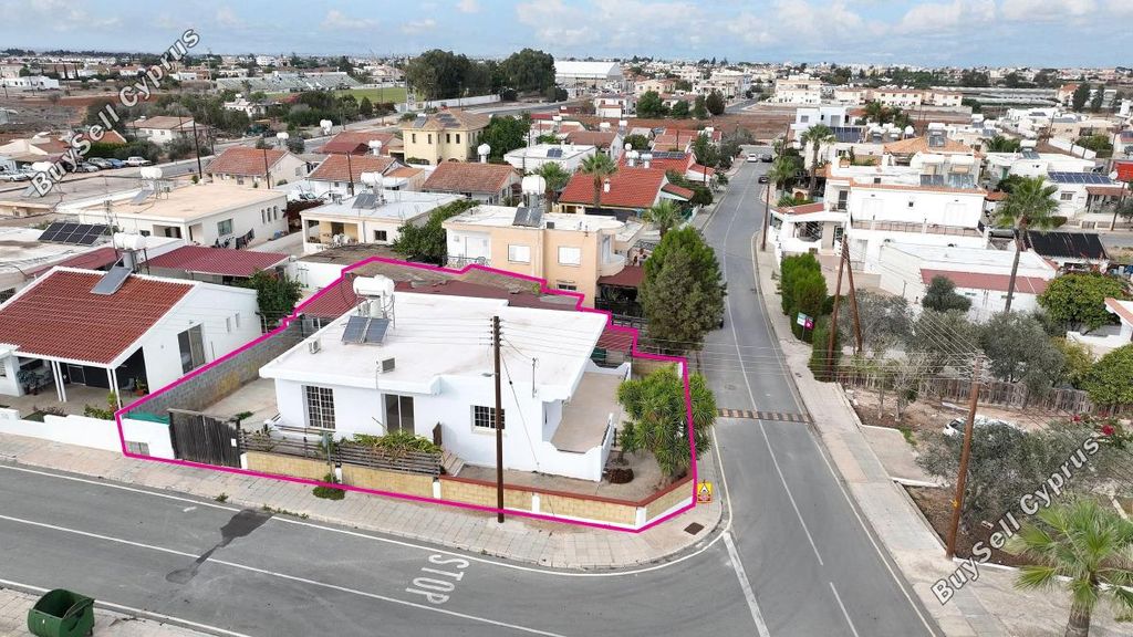 Property photo 1 of 20