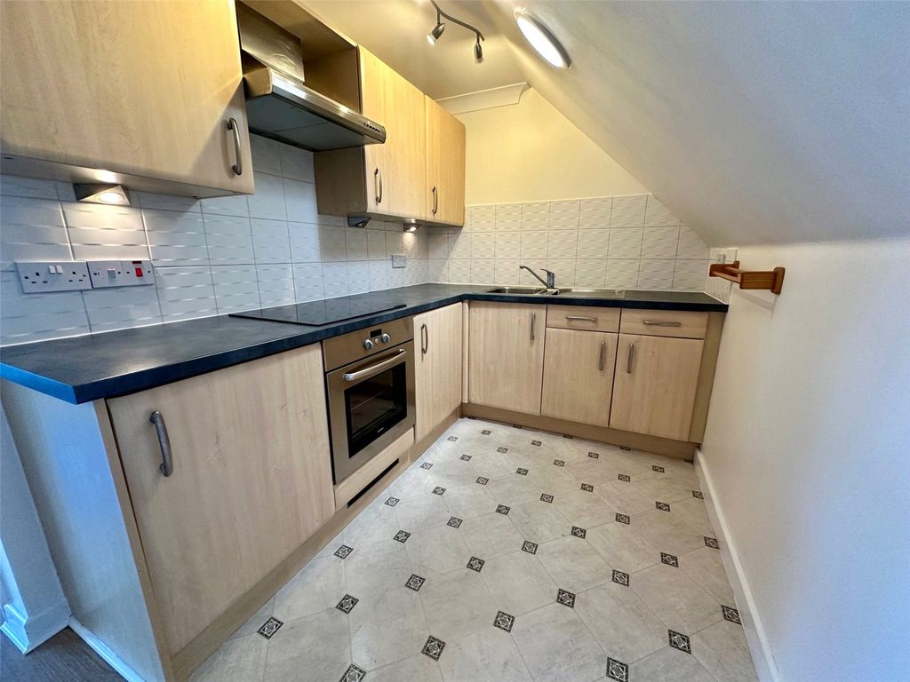 Property photo 2 of 8 Picture No. 04