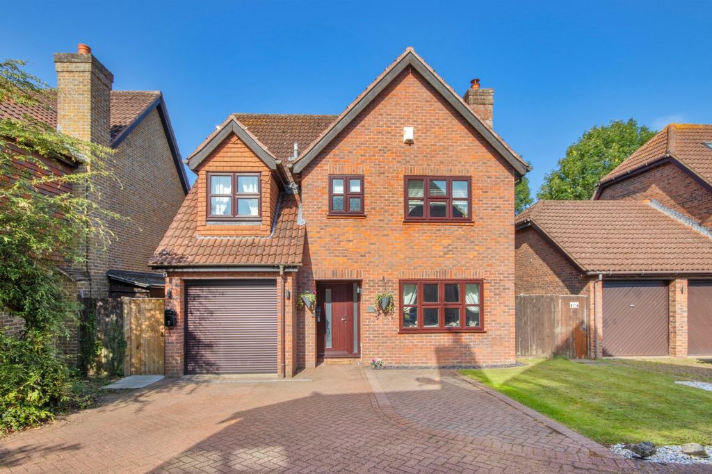 Property photo 1 of 19 External
