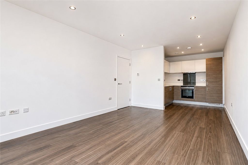Property photo 2 of 12 Picture No. 40