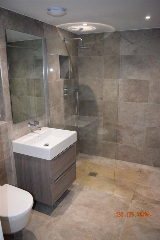 Property photo 3 of 19 Wet Room