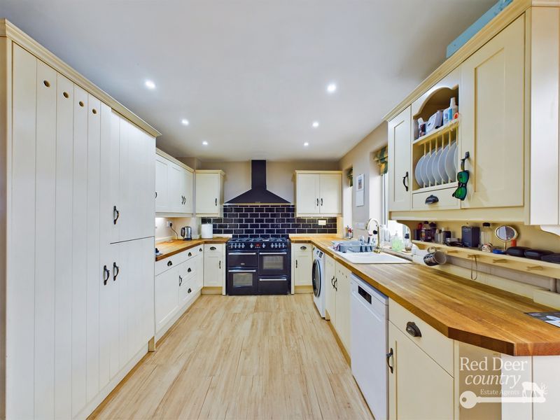 Property photo 2 of 18 Kitchen/Dining Room
