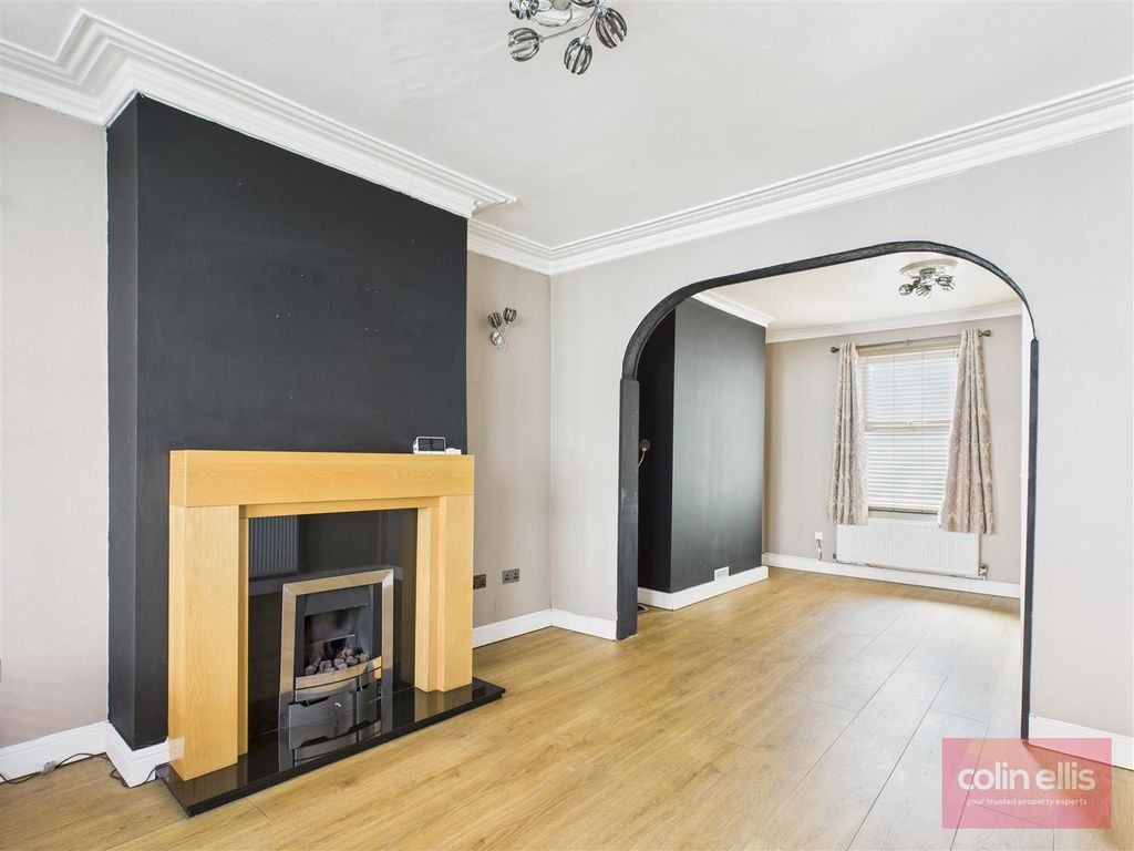Property photo 3 of 17 Cam05075G0-Pr0160-Still002.Jpg