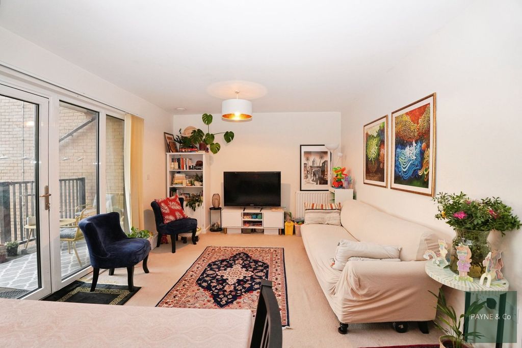 Property photo 2 of 14