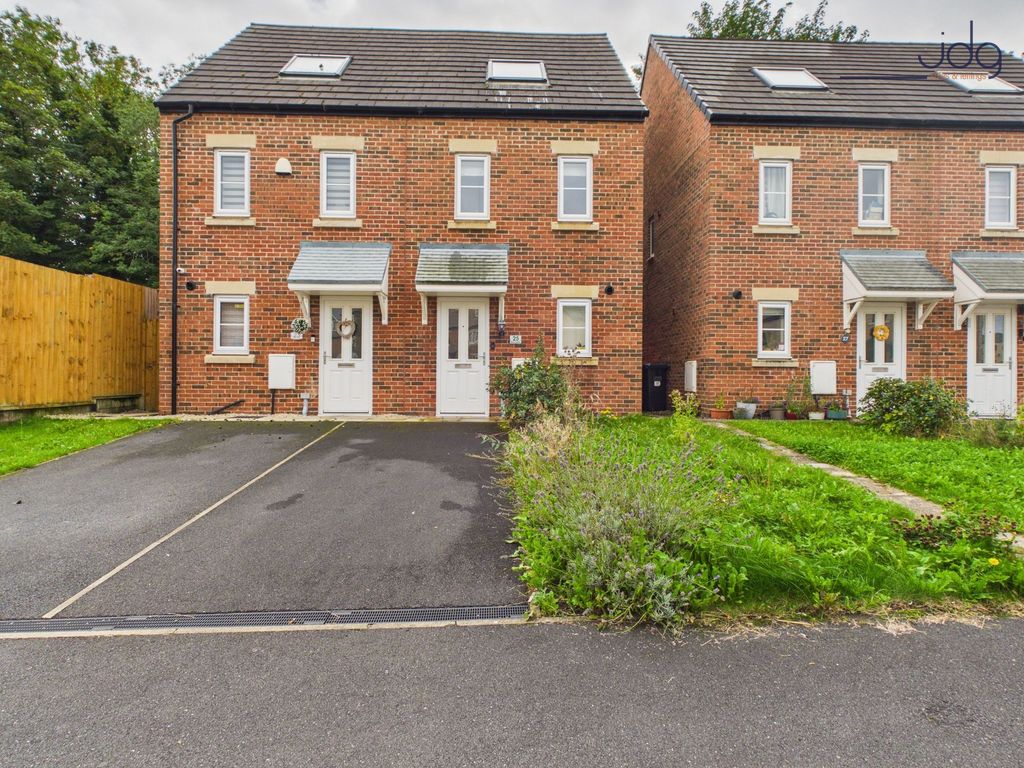 Property photo 1 of 14 Welcome To 25 Booth Gardens