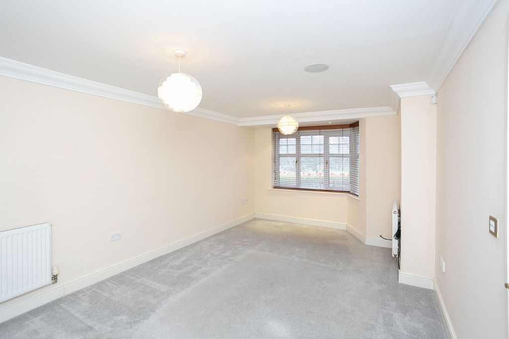 Property photo 3 of 35