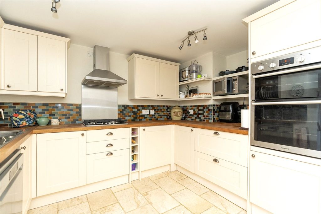 Property photo 3 of 30 Picture No. 23