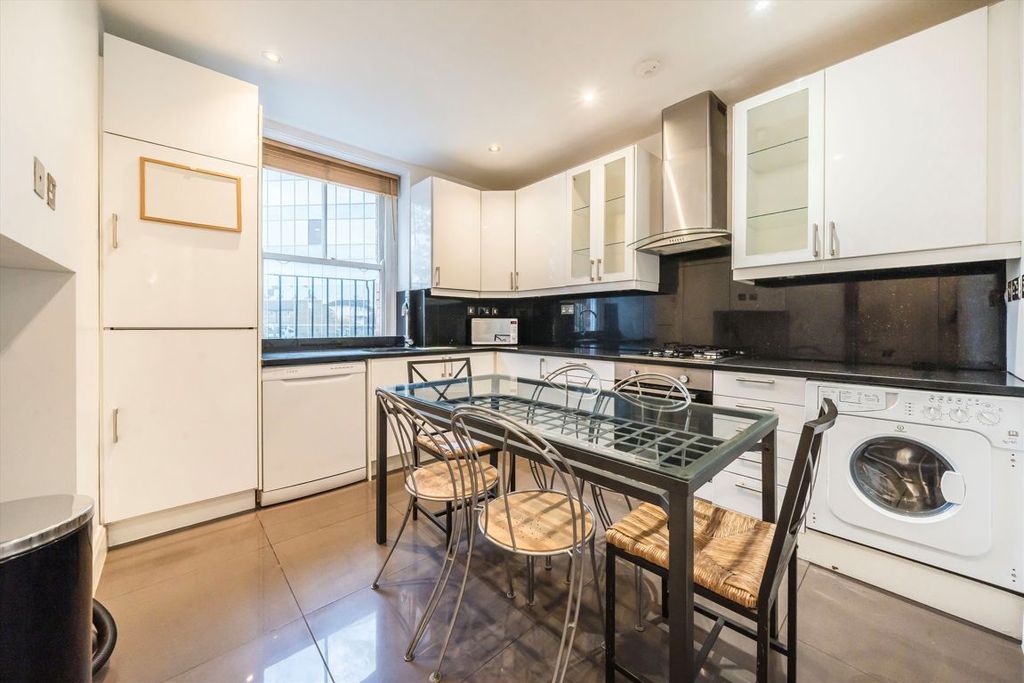 Property photo 2 of 8