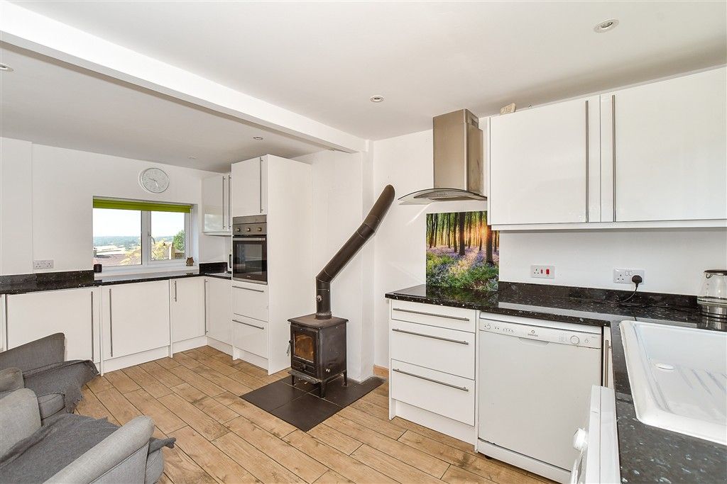 Property photo 3 of 14 Kitchen