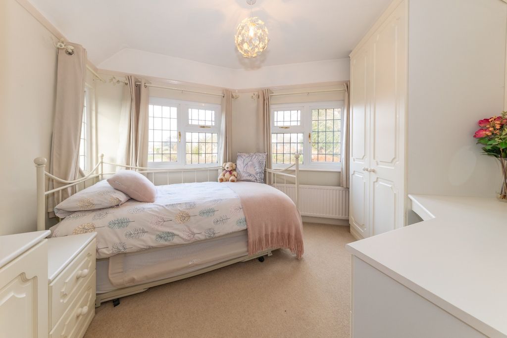 Property photo 3 of 27 4846824