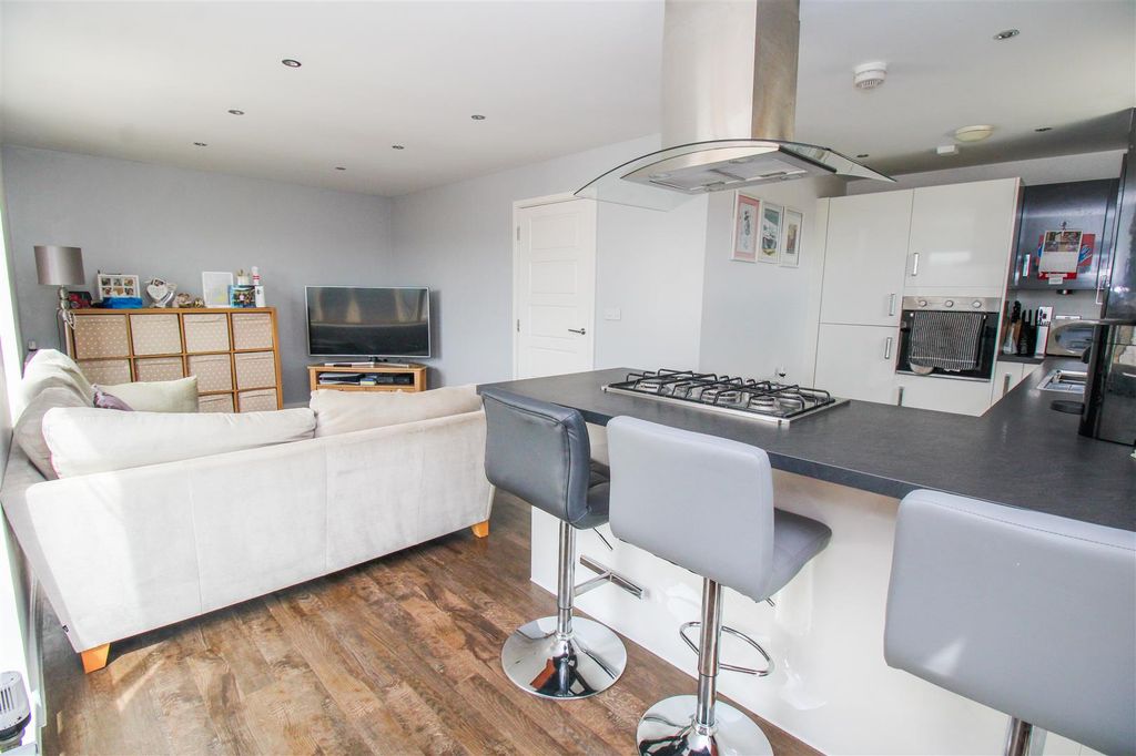 Property photo 2 of 11 Img_2542.Jpg