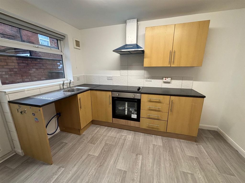 Property photo 3 of 6 Kitchen 9.12.25.Jpg