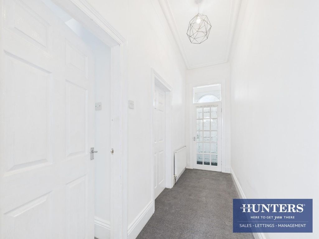 Property photo 2 of 16 Hallway