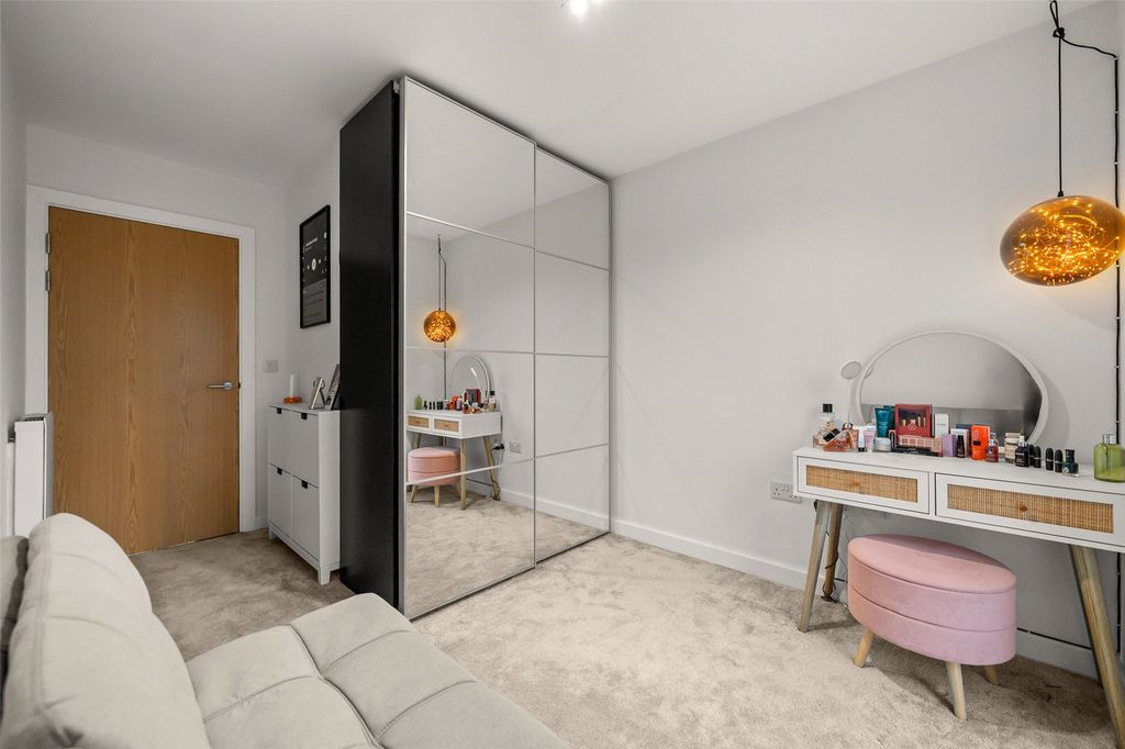 Additional image 8 of 2 bed flat for saleHornbeam Place, Arborfield Green, Reading, Berkshire RG2