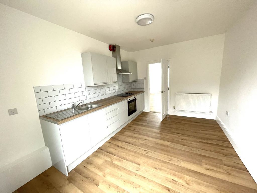 Property photo 2 of 4 Kitchen