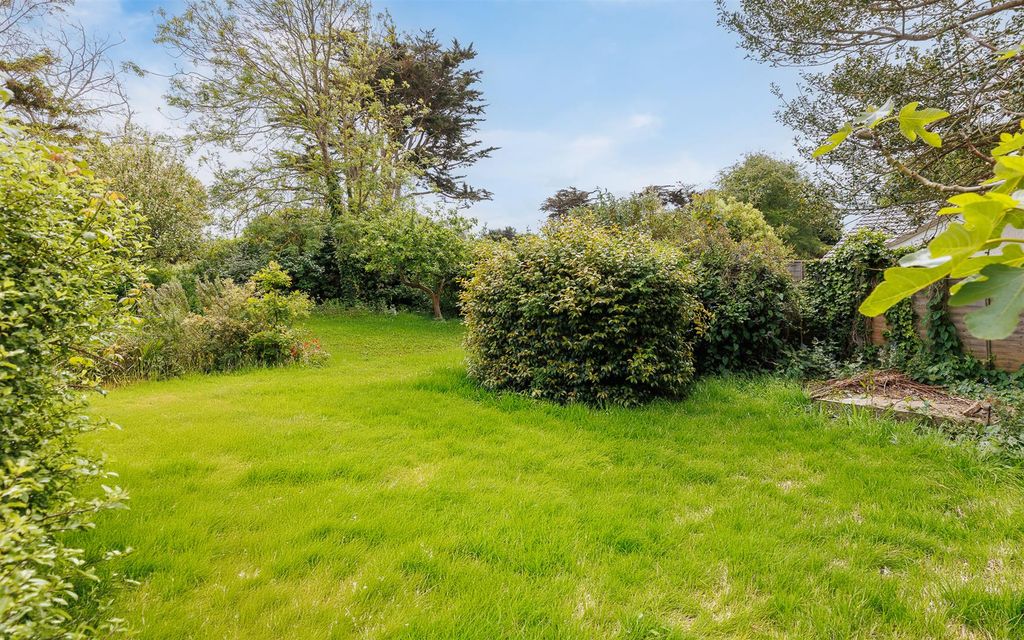 Property photo 3 of 23