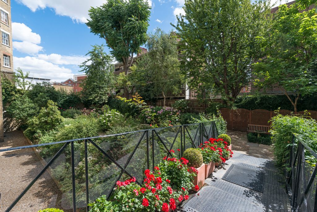Property photo 2 of 11