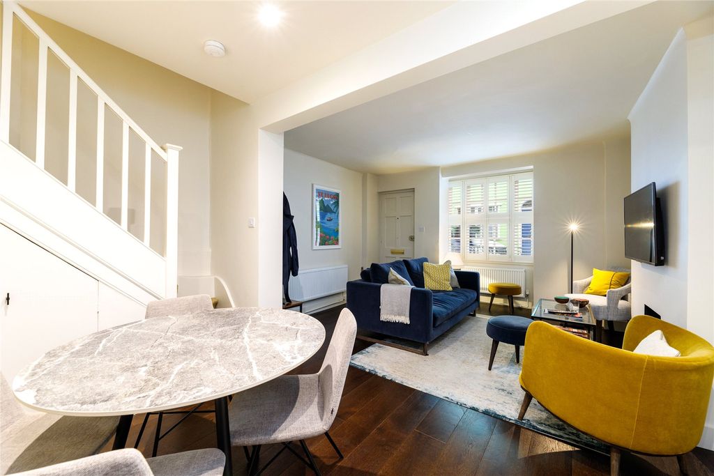 Property photo 2 of 17 Dining