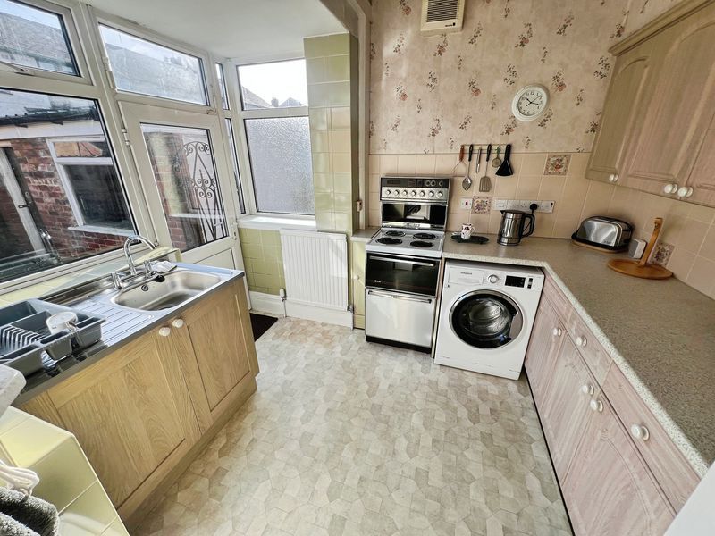 Property photo 3 of 15 Kitchen