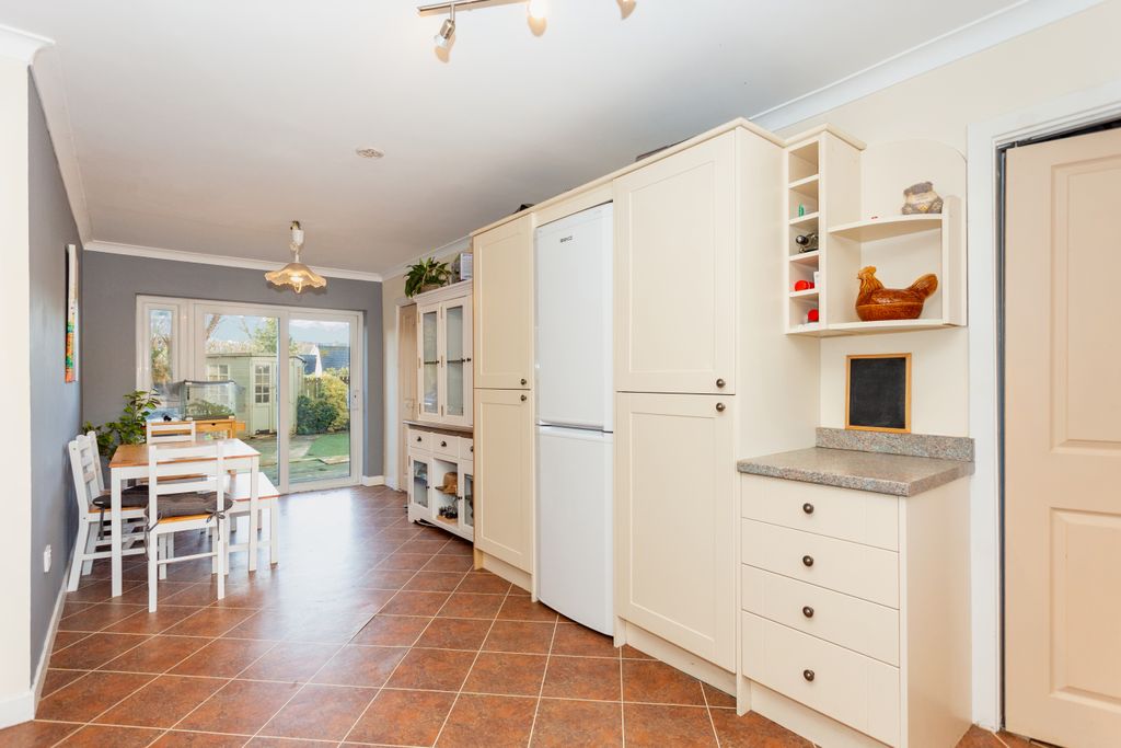 Property photo 3 of 31 Kitchen/Diner