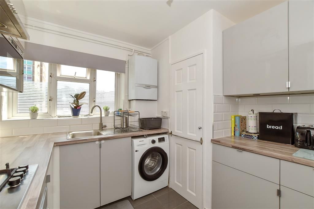 Property photo 1 of 9 Kitchen