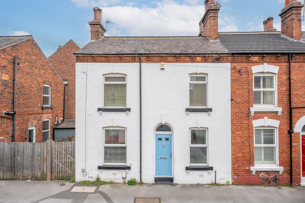 Property photo 1 of 11