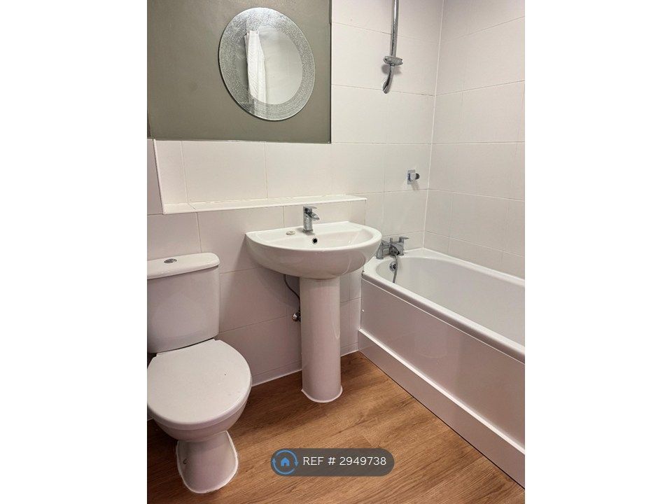 Property photo 3 of 7 Bathroom