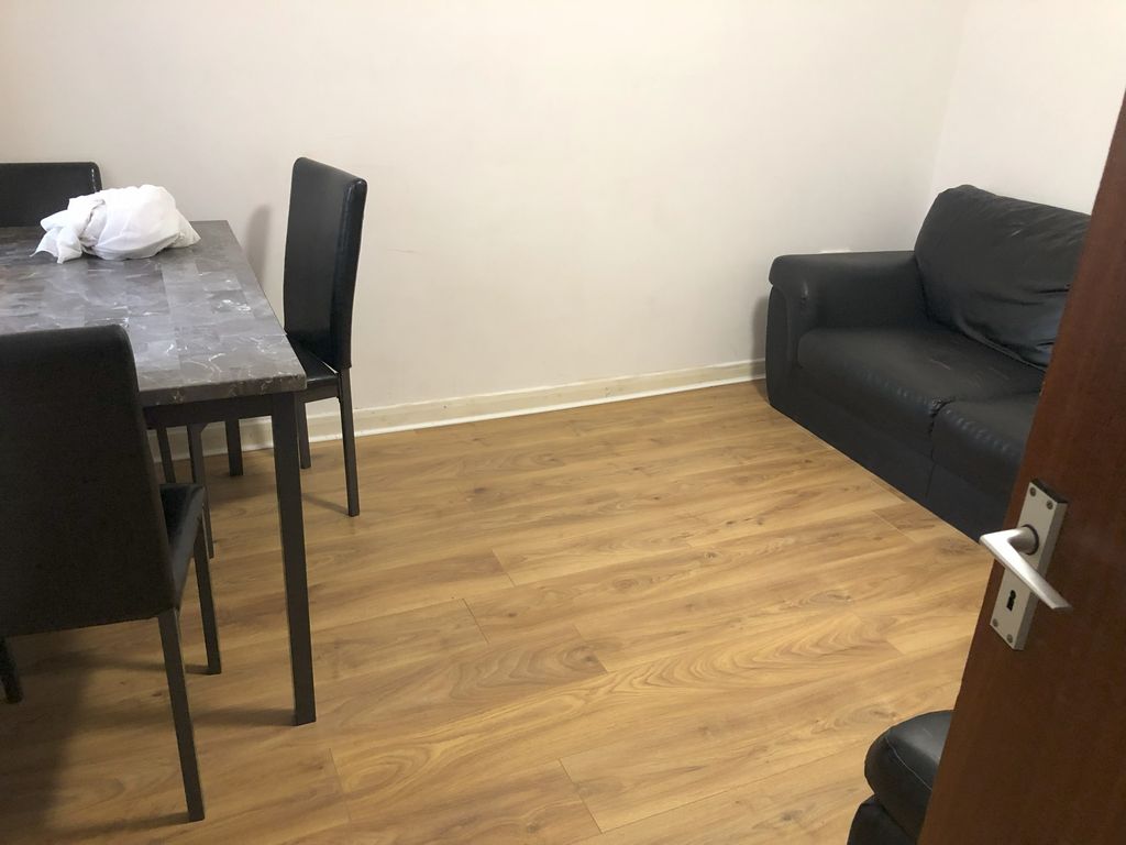 Property photo 1 of 3