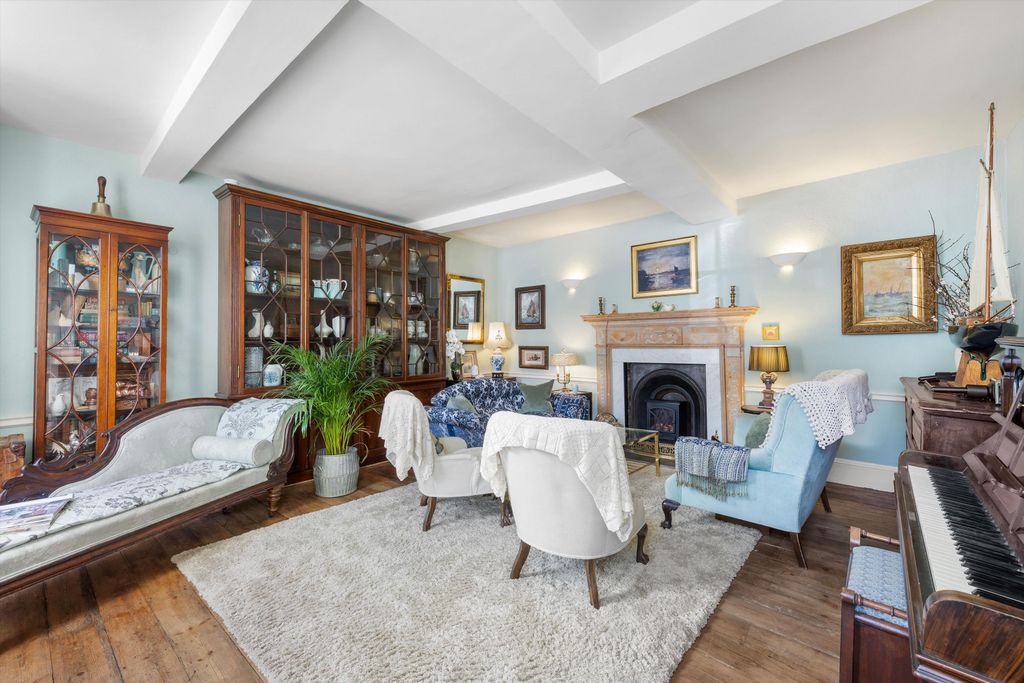 Property photo 3 of 28 Image