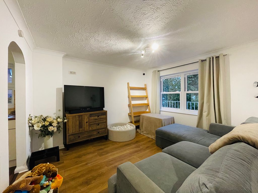 Property photo 3 of 13