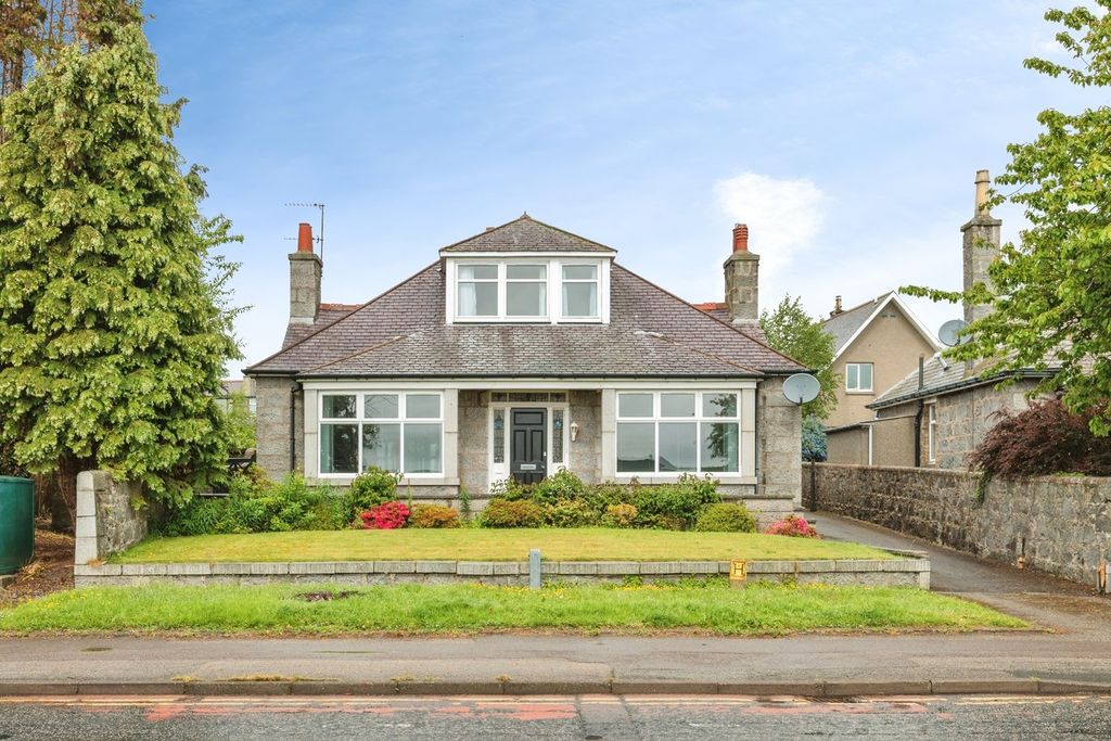 Property photo 1 of 33
