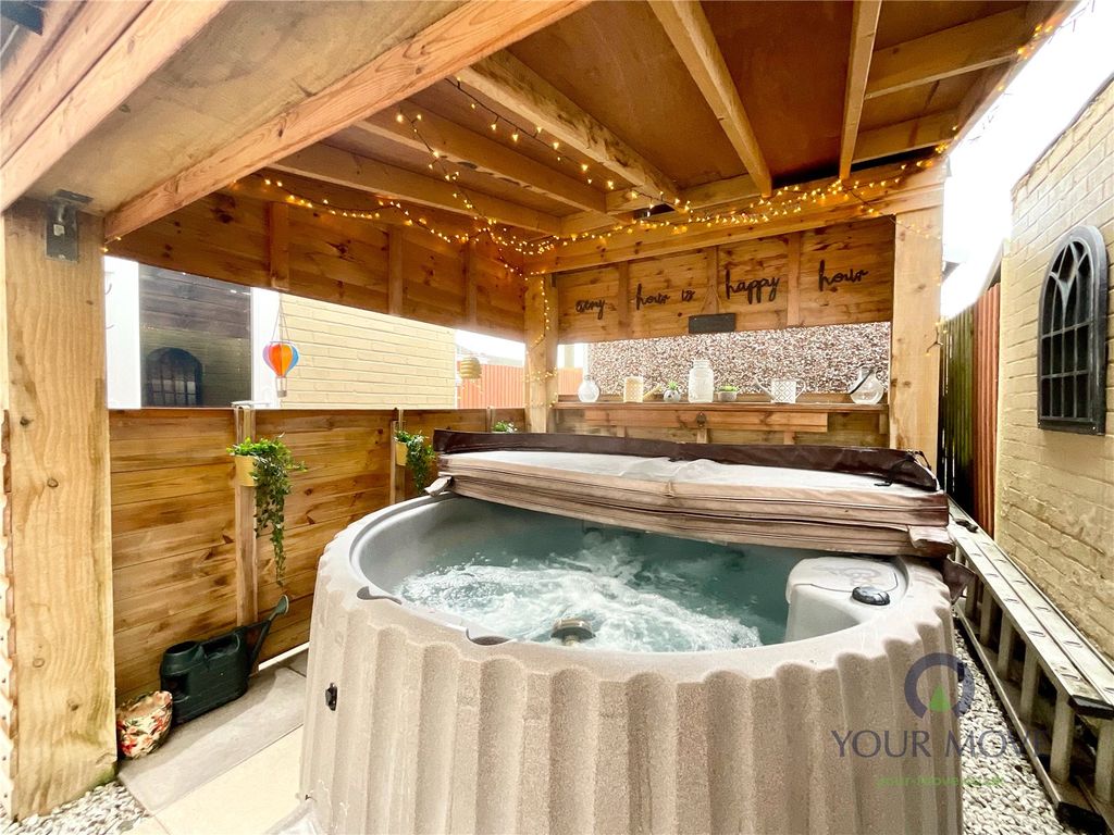 Property photo 3 of 16 Picture No. 17