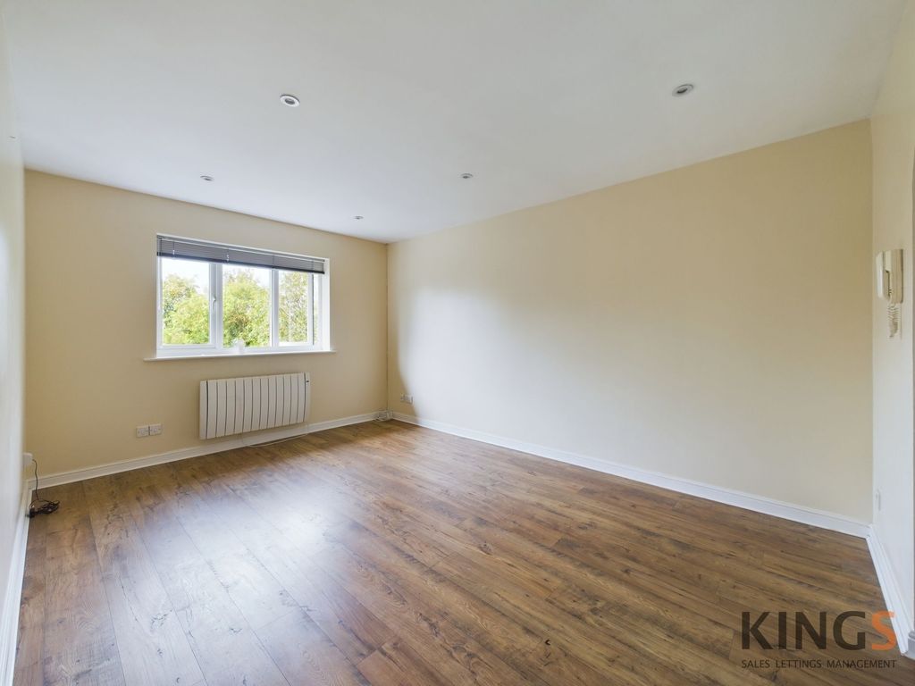 Property photo 2 of 7 Living Room