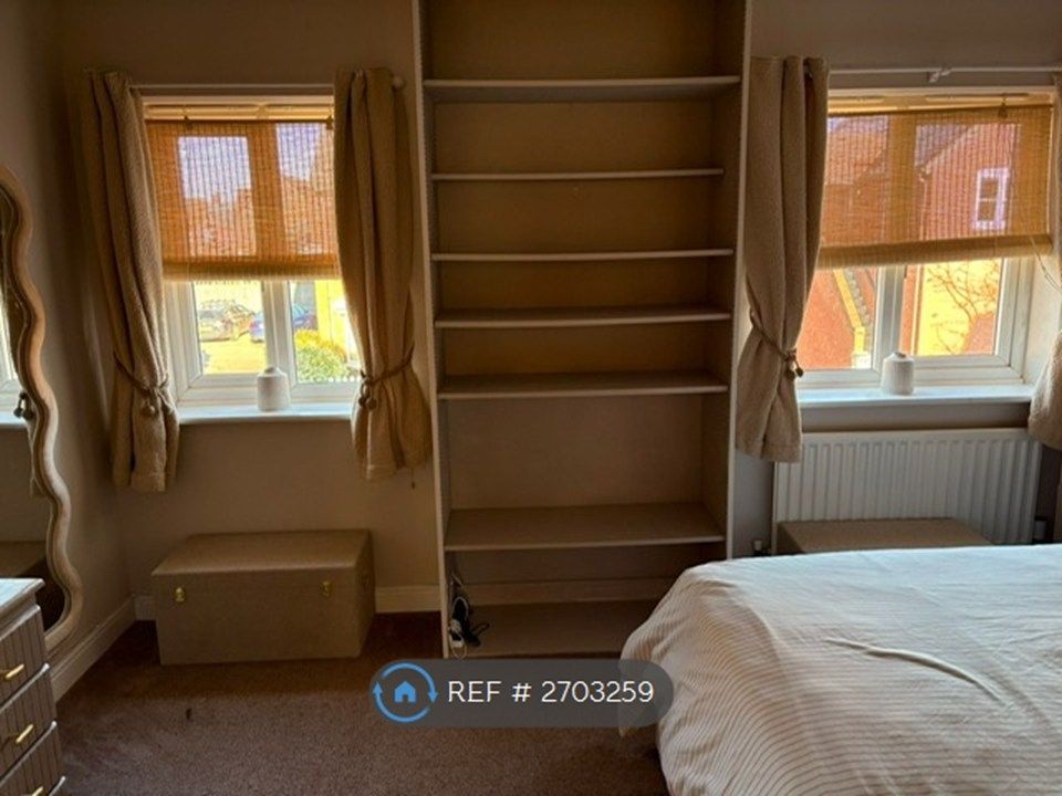 Property photo 3 of 15 Main Bedroom