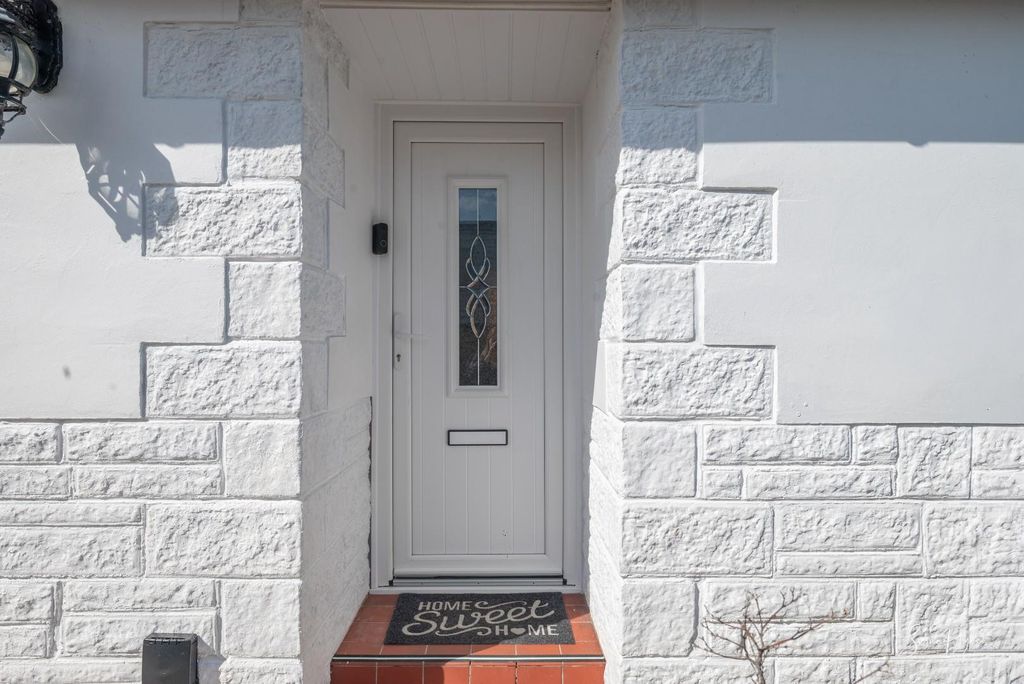 Property photo 3 of 23 Porch/Front Door