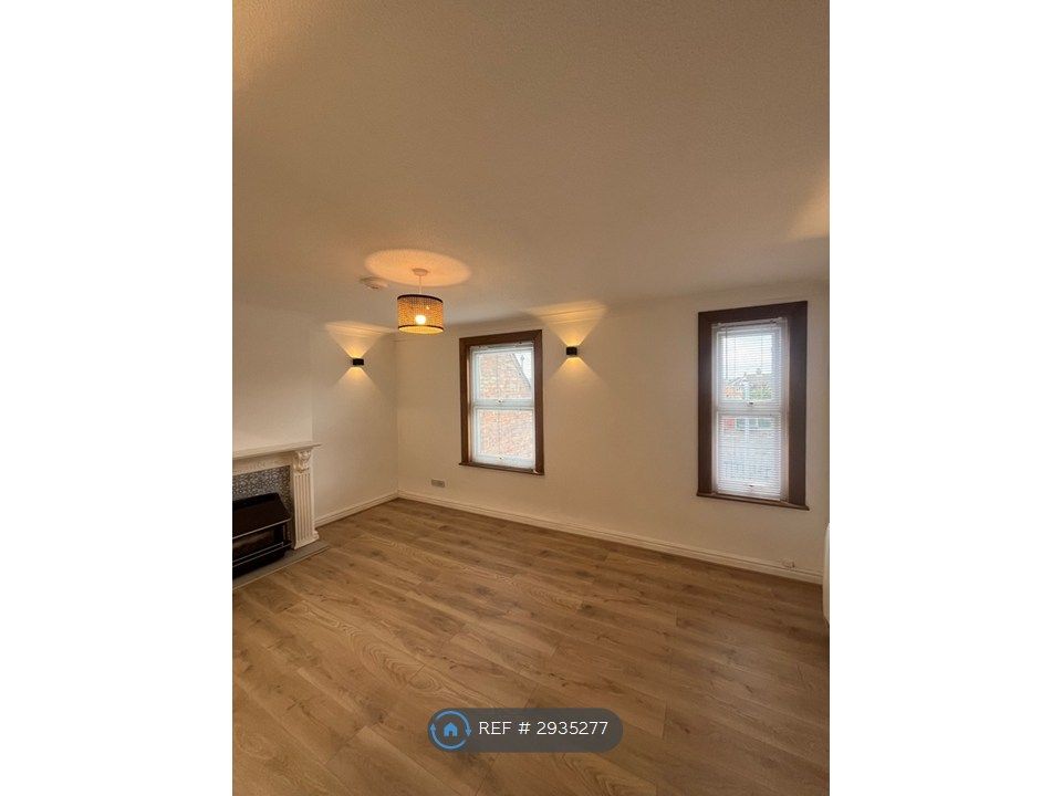 Property photo 1 of 16 Lounge