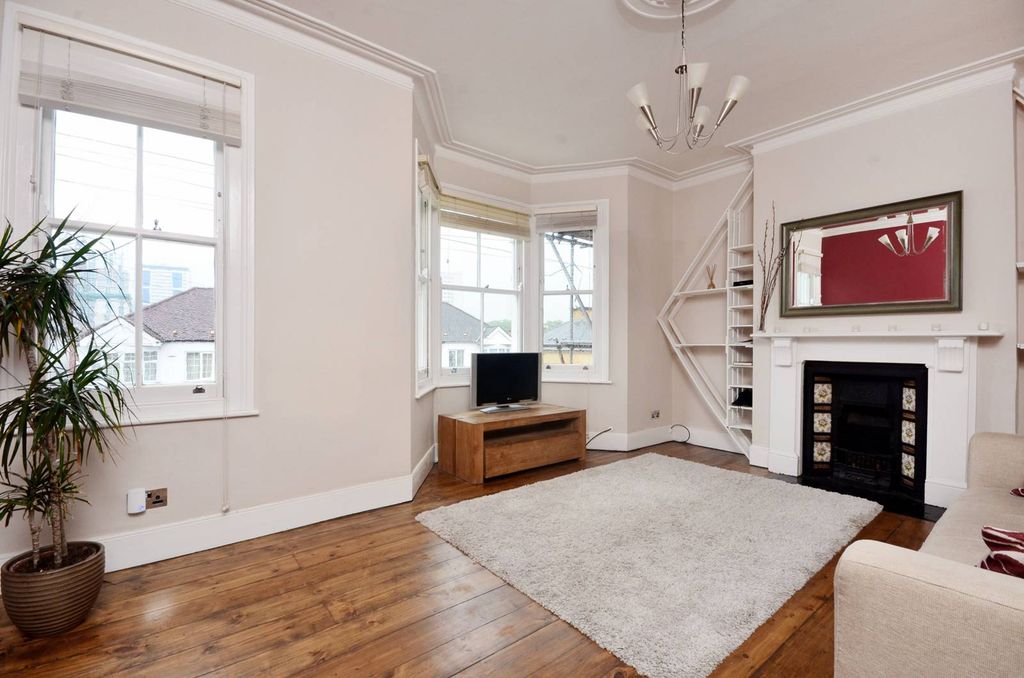 Property photo 1 of 5