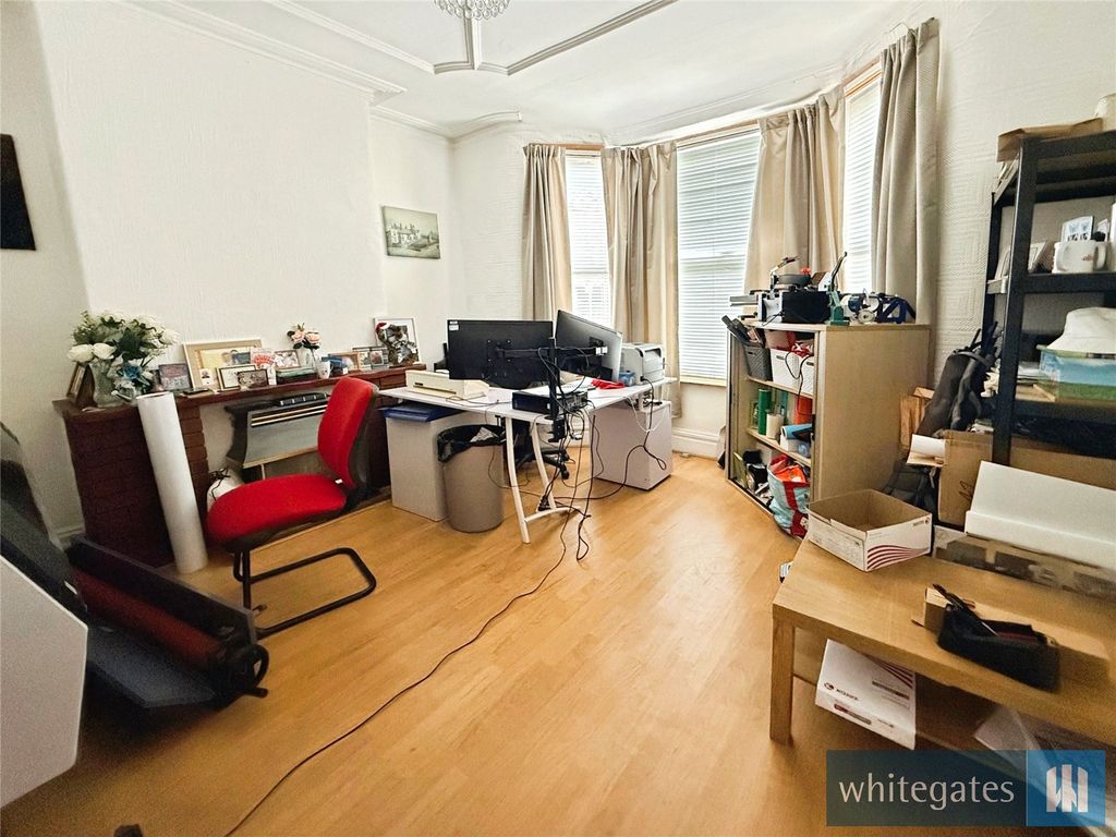 Property photo 3 of 19 Picture No. 12