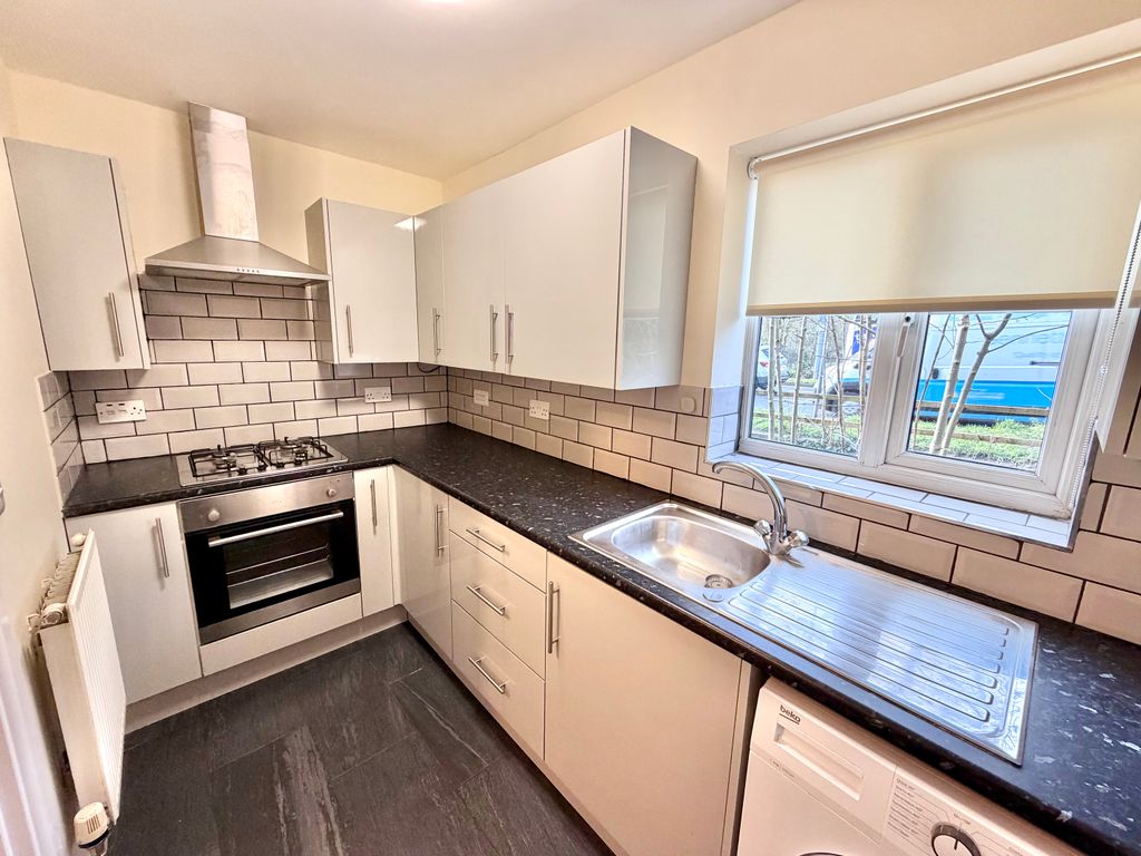 Property photo 3 of 14 Img_0867